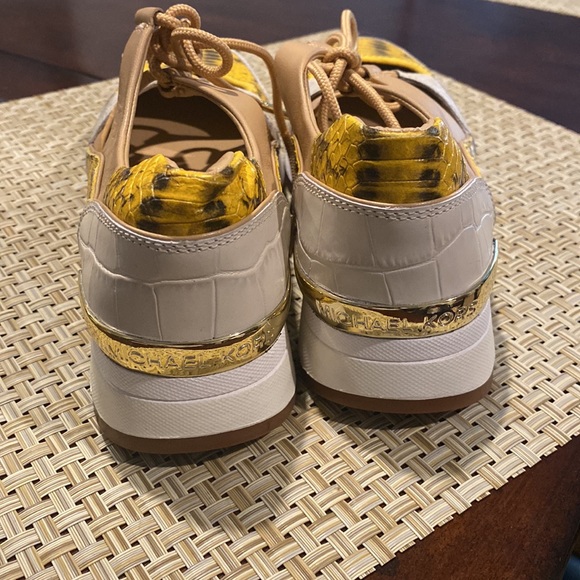 Michael Kors Beckett trainer crocodile embossed leather  size 6 - Picture 6 of 6